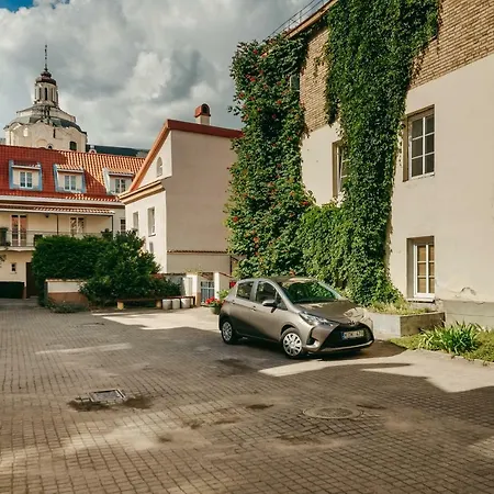 Vokieciu Street